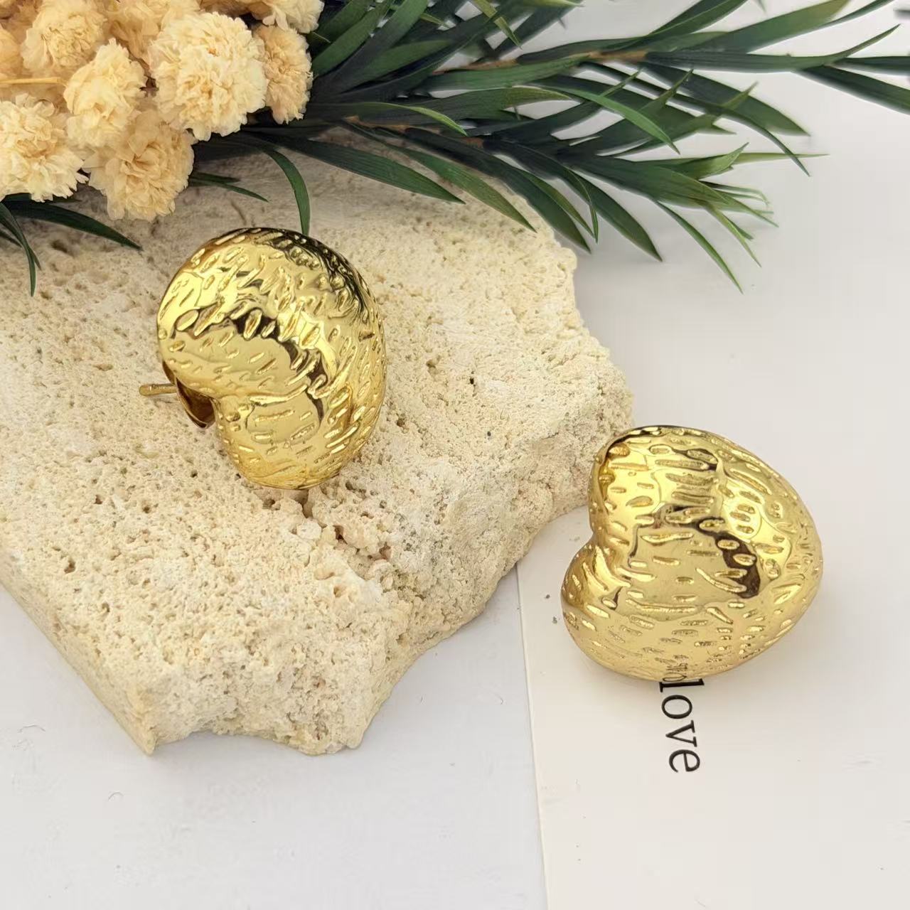 Twist Pleated Design Shaped Fashion Commuter Style Simple Versatile Elegant Earrings