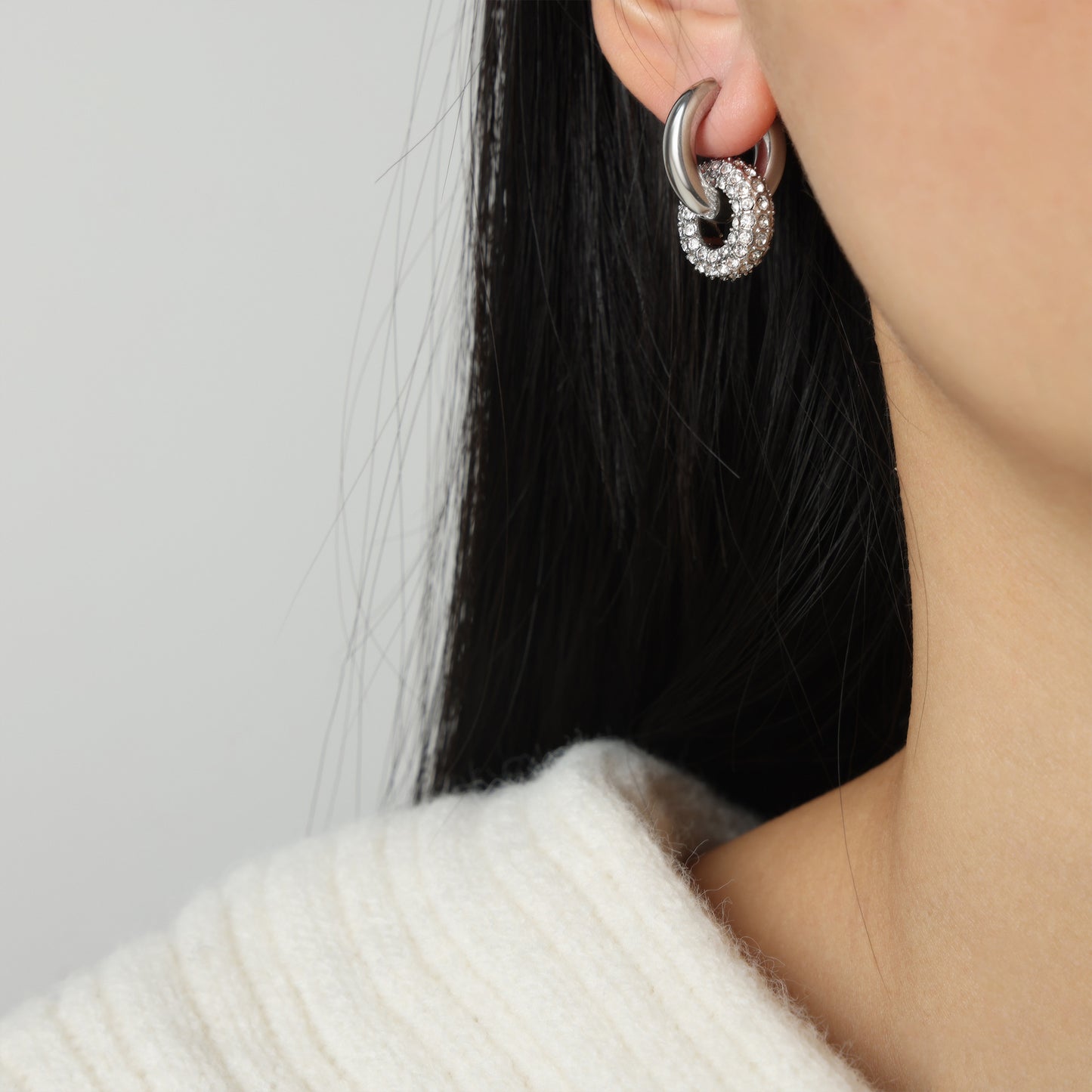 Women's French Retro Simple Gold Stainless Steel Full Diamond Earrings