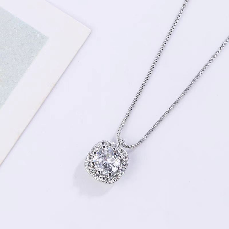 Women's Diamond Small Sugar Cube Round Zircon Light Luxury Clavicle Necklace