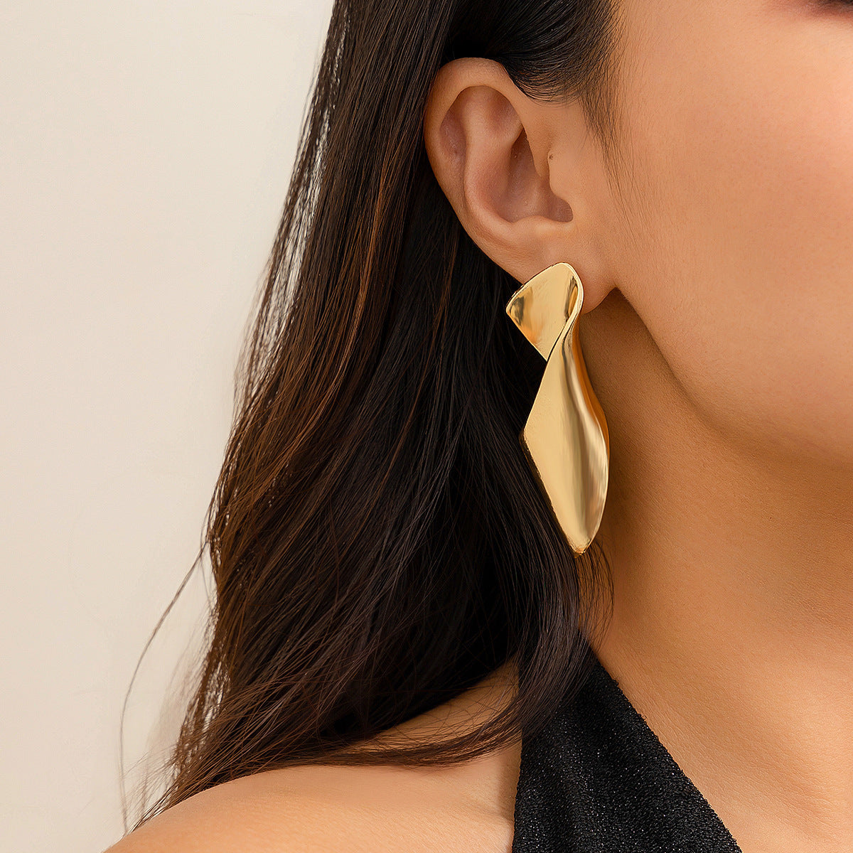 Women's Style Exaggerated Irregular Ear Punk Metal Fold Water Stud Earrings