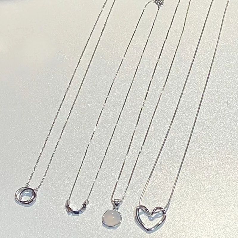 Women's Niche Hollow Heart Simple Elegant Gentle Fairy Design Pendants