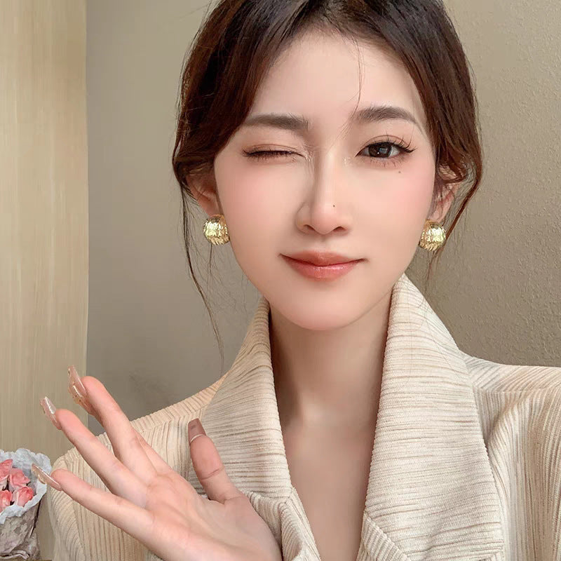 Charming Women's Bow Pearl Light Luxury Earrings