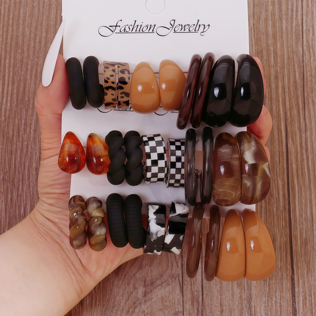 Women's Fashion Suit Temperament Wild Personality Trendy Style Earrings
