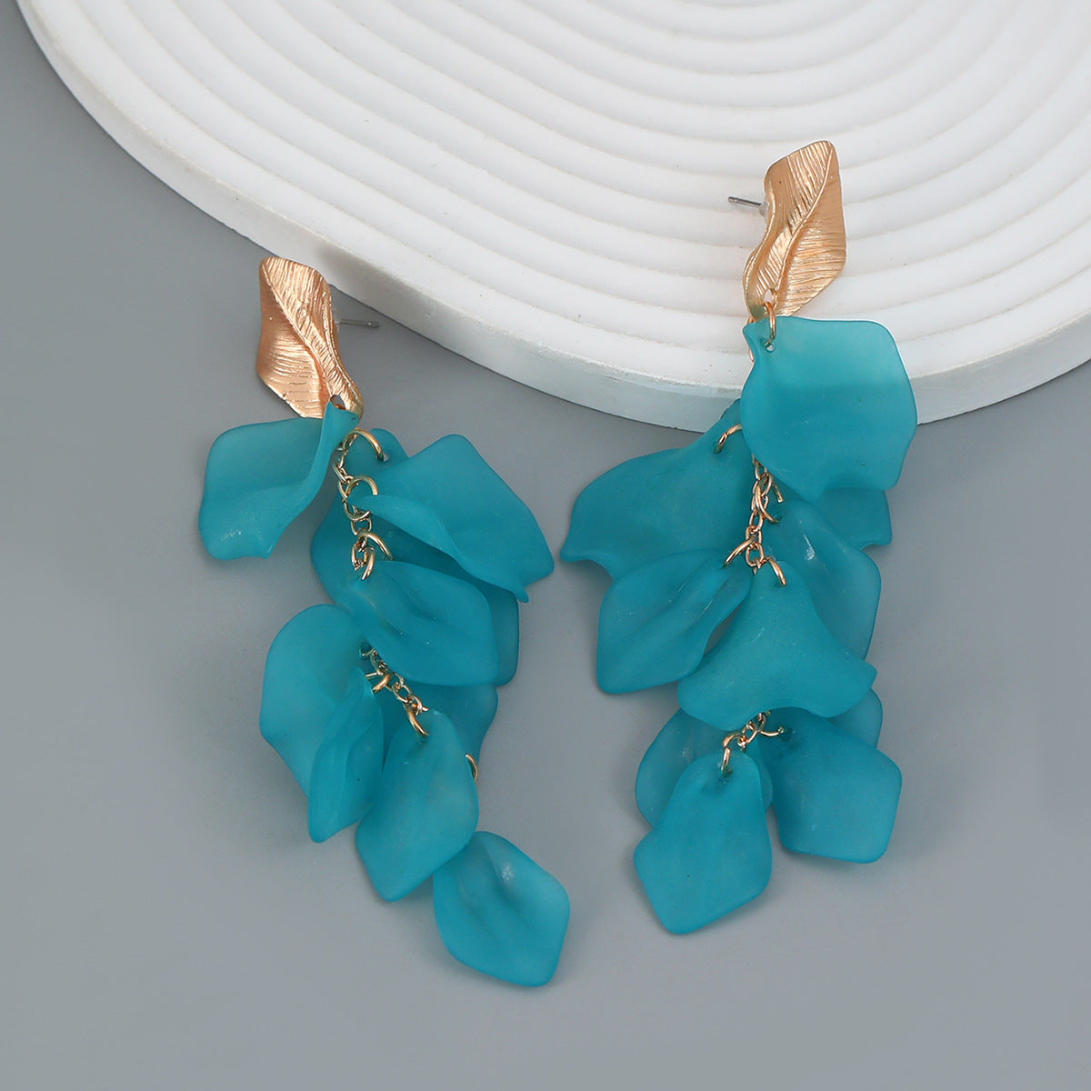 Women's Summer Flower Exaggerated Elegant Graceful Resin Earrings