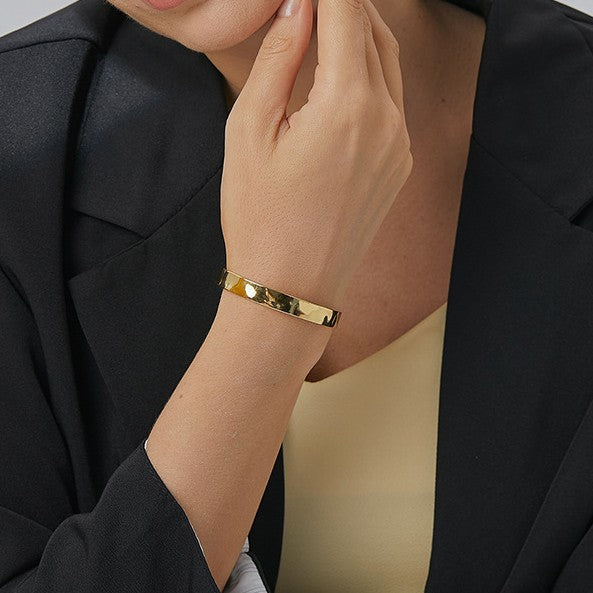 Stylish Simple Wind Beat Pattern Female Brass Bracelet
