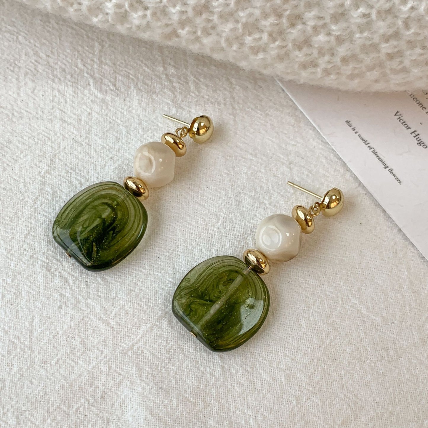 Women's Retro Blooming Acrylic Curved For Simple Stud Earrings