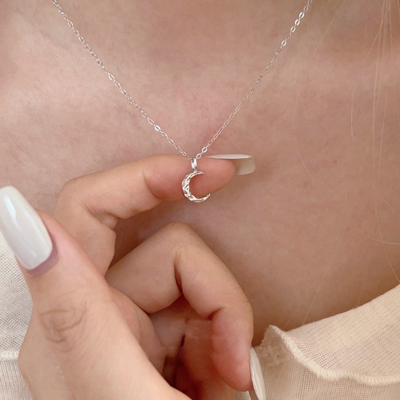 Women's Simple Style Daily High-grade Clavicle Chain Fashion Small Necklace