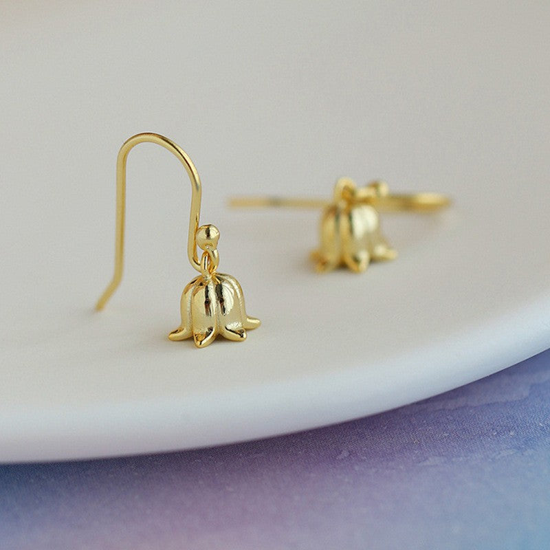Women's Small Simple Hollow Pearl High-grade Refined Stud Earrings
