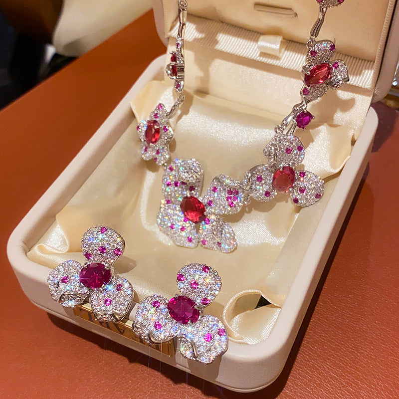 Women's Geometric Flowers Ear Light Luxury Minority Fashion Necklaces