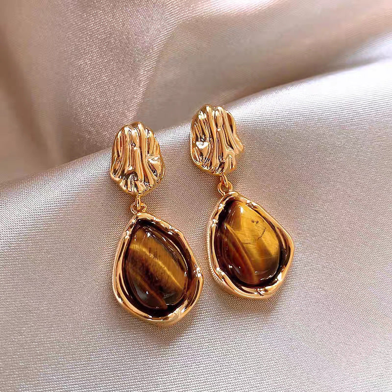 Women's Retro Affordable Luxury High-grade Ear Atmosphere Round Niche Earrings