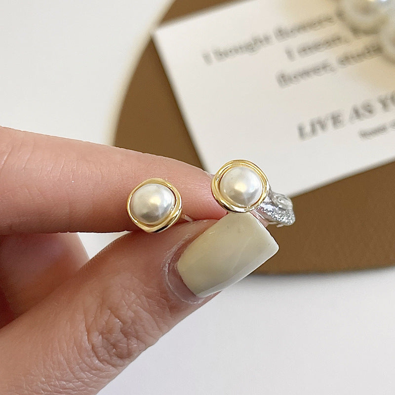 Women's Needle Simple And Compact Pearl Mini Short Earrings