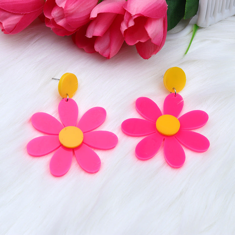 Women's Hollow Flower Simple Fresh Popular Triangle Earrings