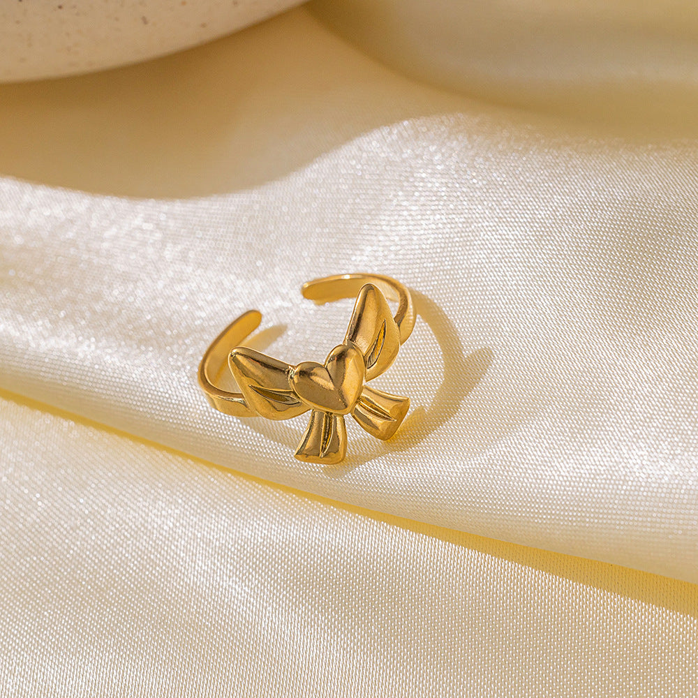 Stainless Steel Gold-plated Love Heart Flowers Rings