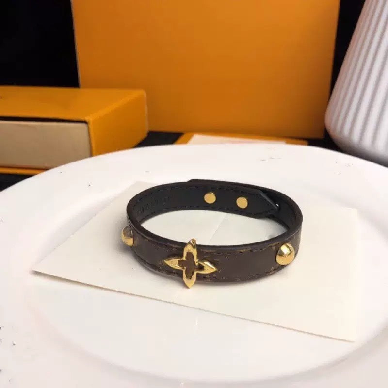 Women's & Men's Leather Wide V-shaped Buckle Affordable Luxury Fashion Couple Simple Bracelets