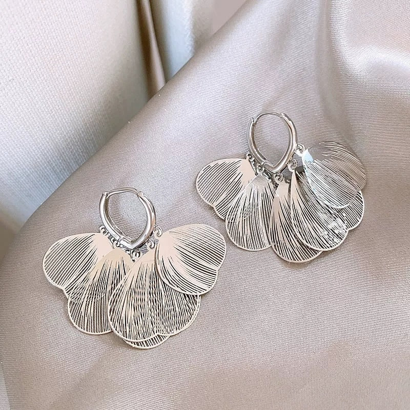 Charming Women's Bow Pearl Light Luxury Earrings
