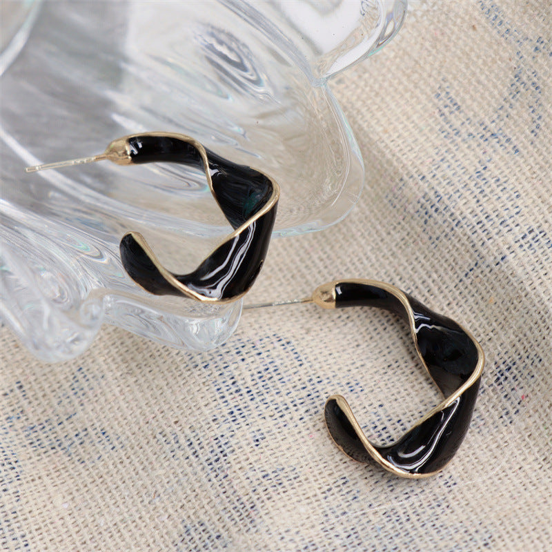 Fashion Simple Twisted Enamel Retro Gentle Earrings