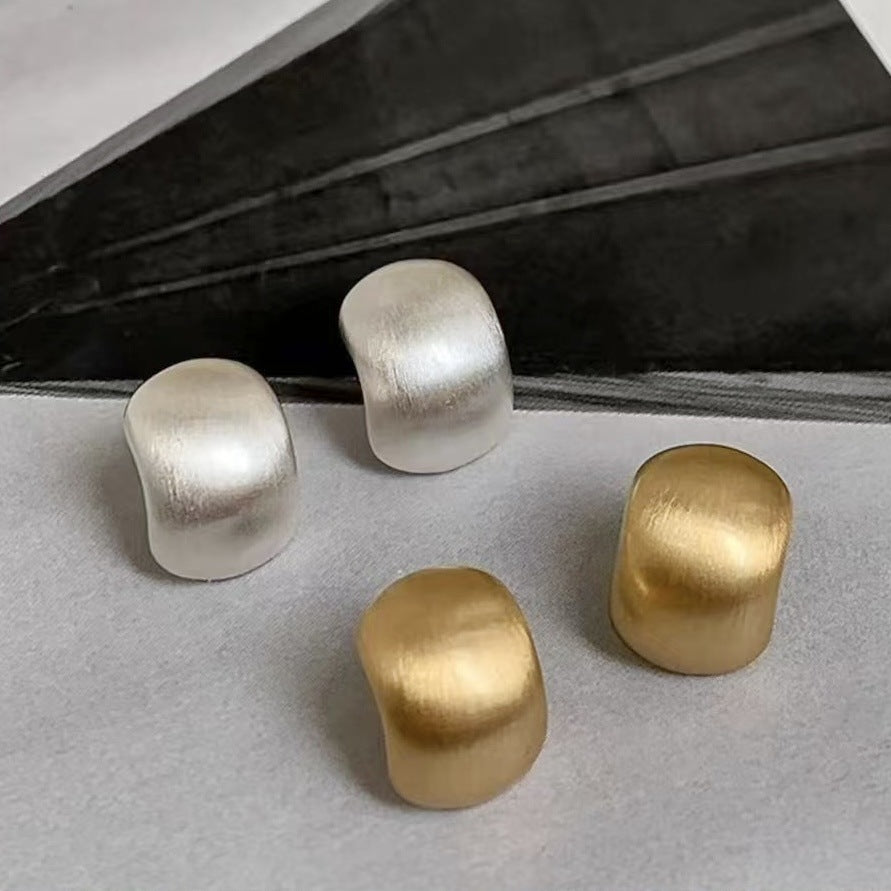 Women's Copper Gold-plated Small Bean Metal Matte Brushed Minimalist Commuter Stud Earrings