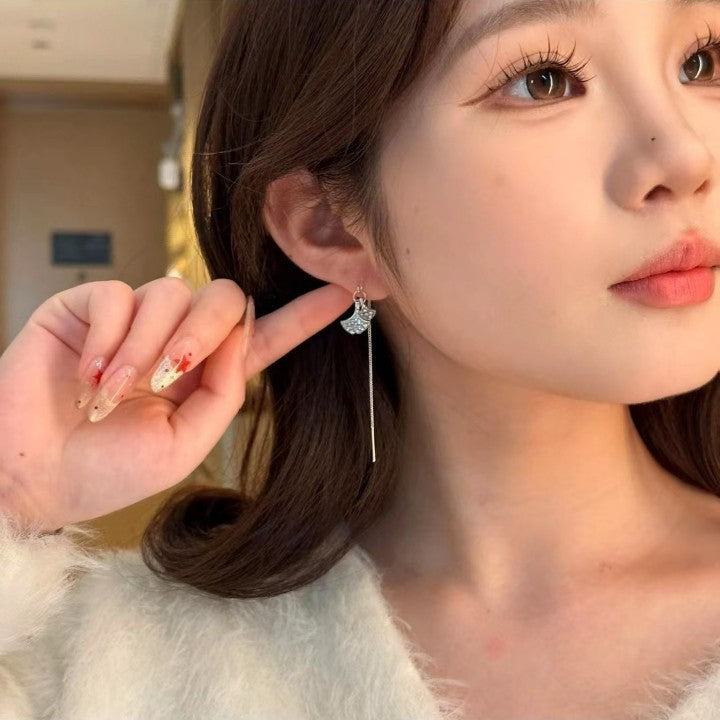 Women's Dream White Rose Light Luxury High-grade Tassel Ear Line