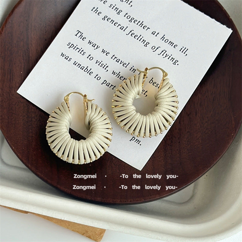 String Three-dimensional Sense Niche Refined Wild Earrings