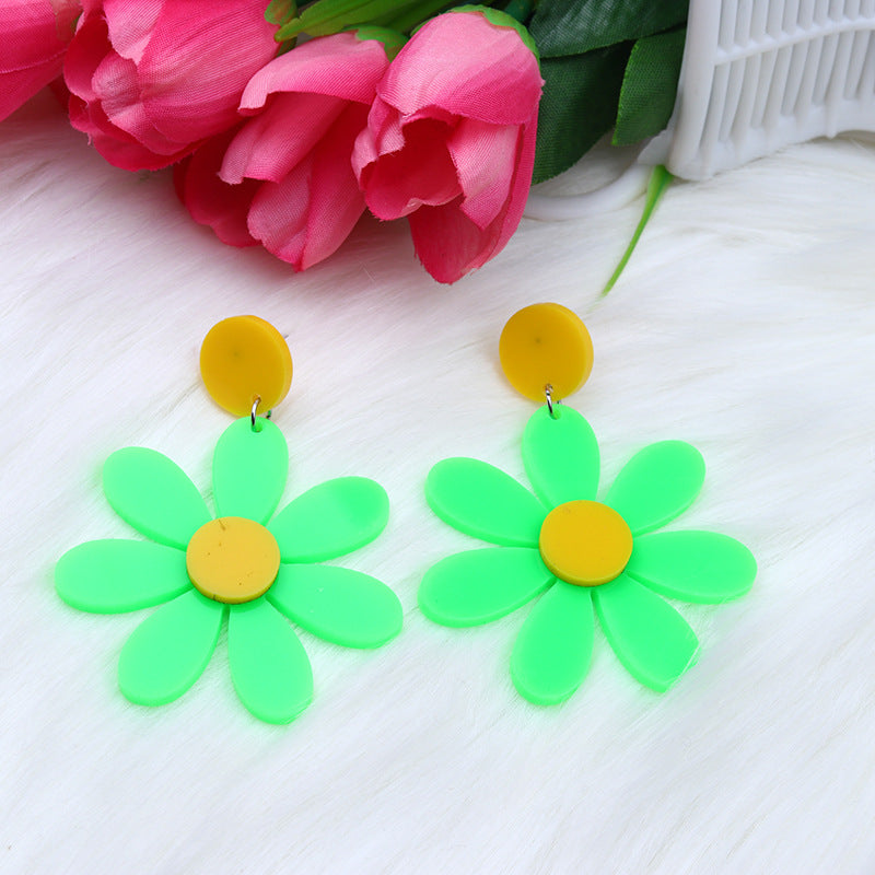 Women's Hollow Flower Simple Fresh Popular Triangle Earrings