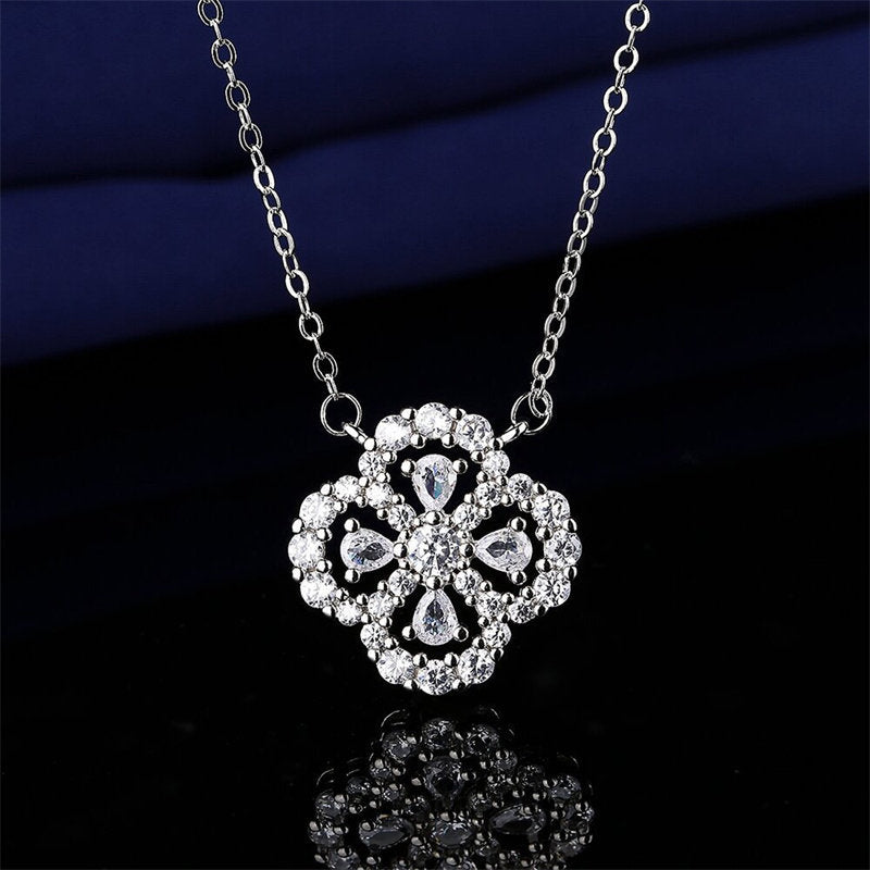Women's Sier-plated Simple Mori Style Four-leaf Flower Ear Bracelet