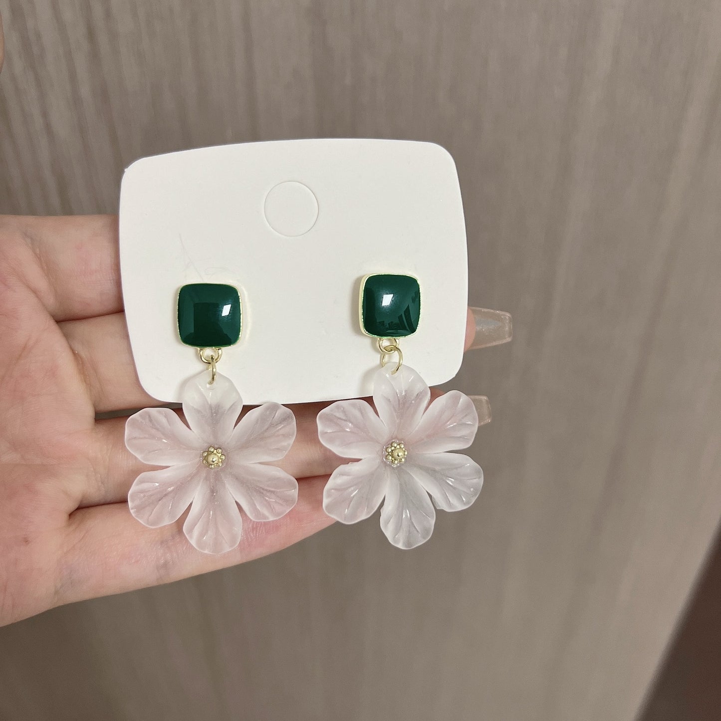 Women's Acrylic Flower Niche Design Trendy High-grade Sweet Mori Ear Earrings
