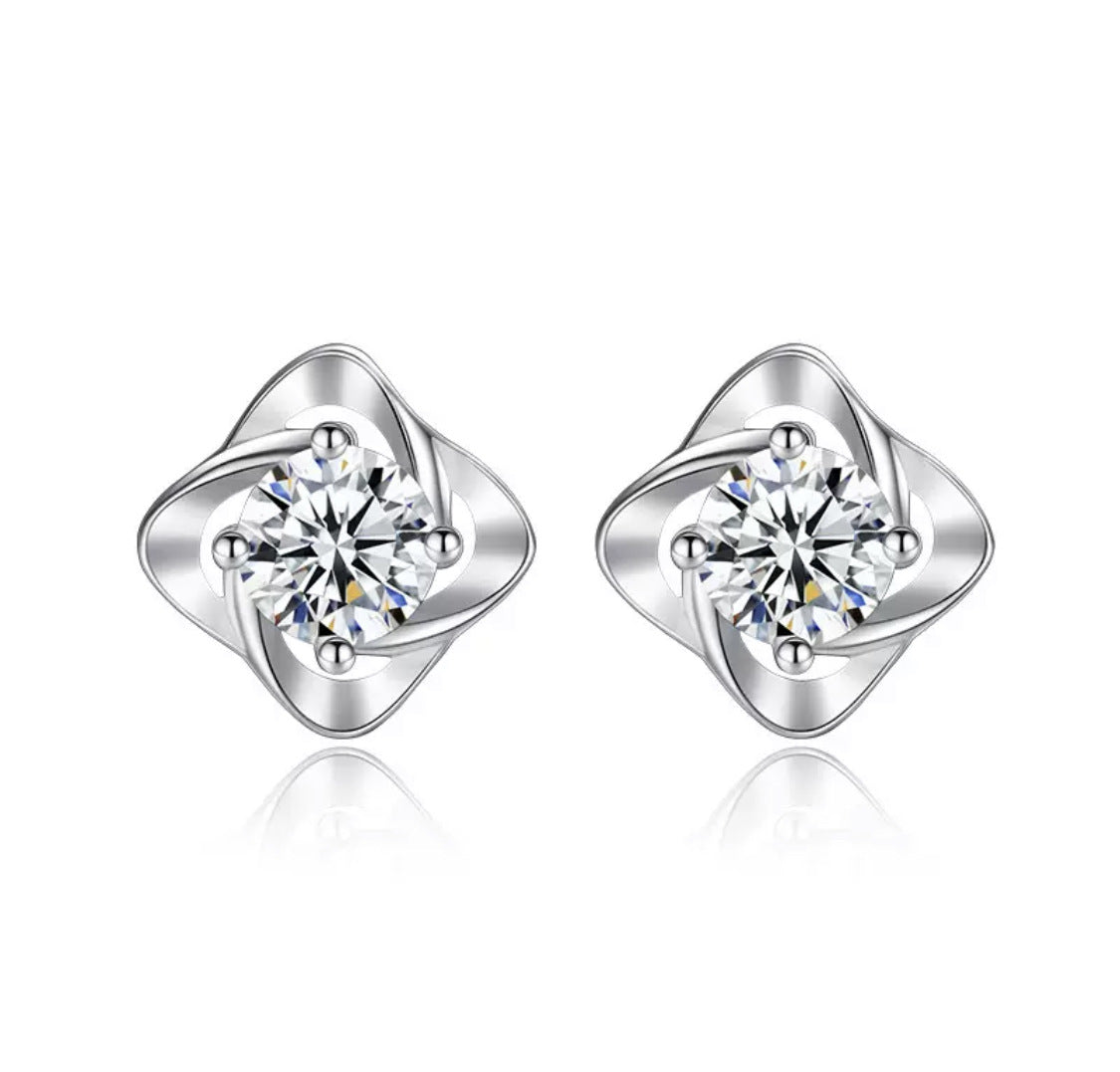 Four-leaf Clover Three-dimensional Flower Fashion Diamond Ear Stud Earrings