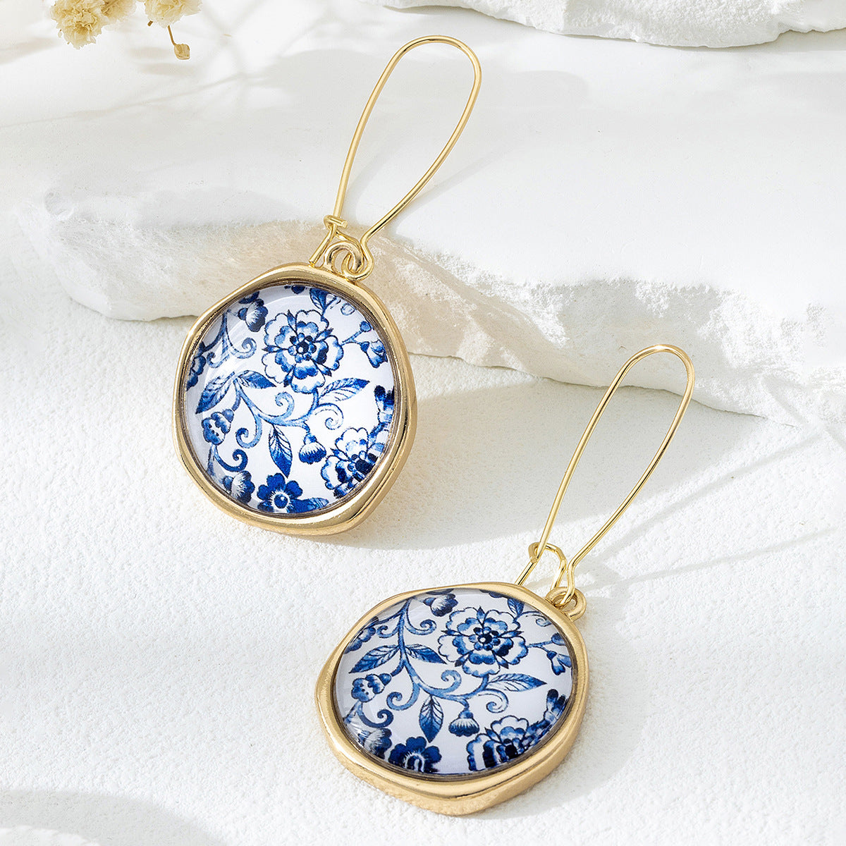 Women's French Style Flower Elegant Retro Dignified Sense Of Design Earrings