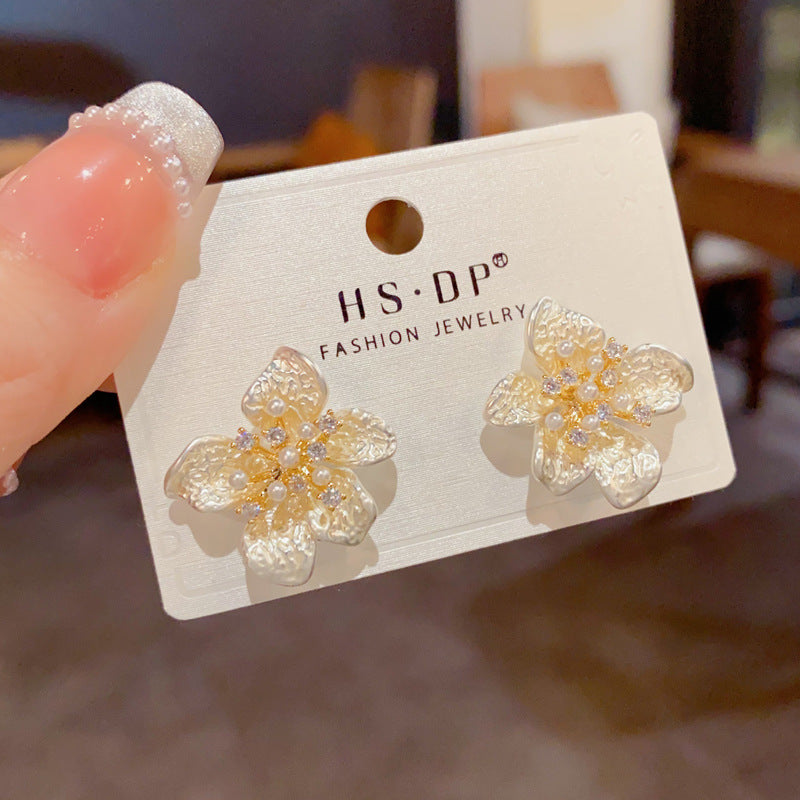 Versatile Zircon Petal Temperament Entry Lux Minimalist Design Earrings