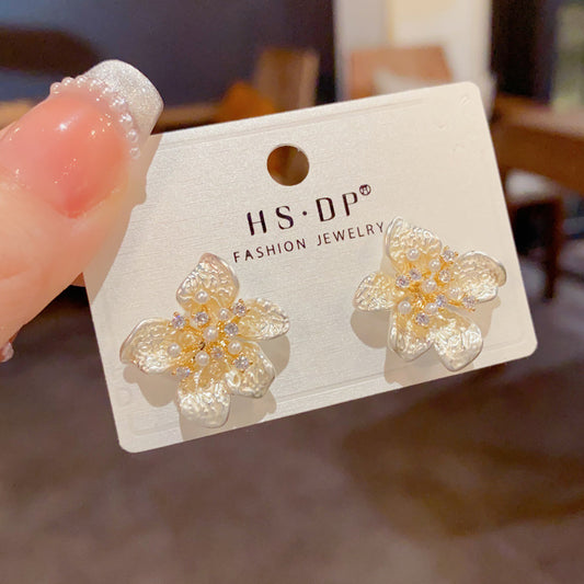 Versatile Zircon Petal Temperament Entry Lux Minimalist Design Earrings