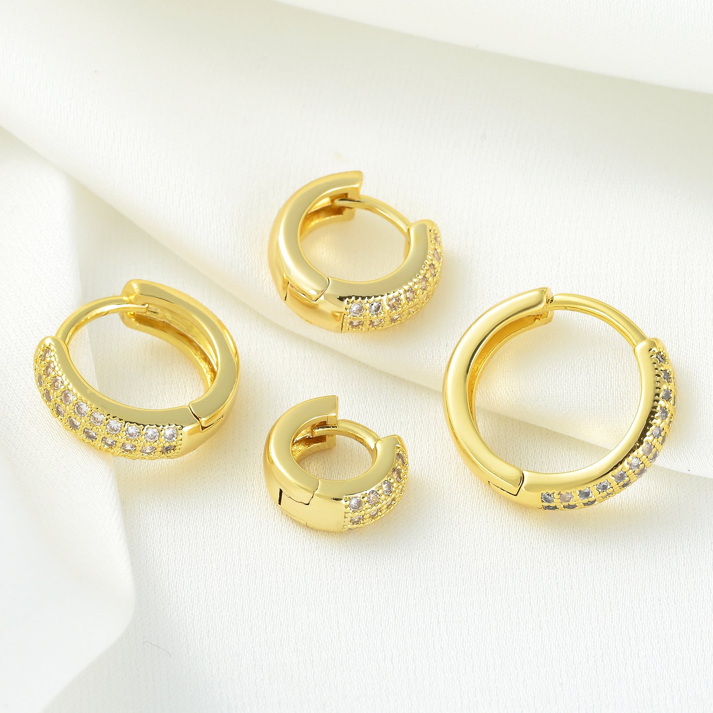 Inlaid Zircon Gold Color Protection Personality Ear Buckle