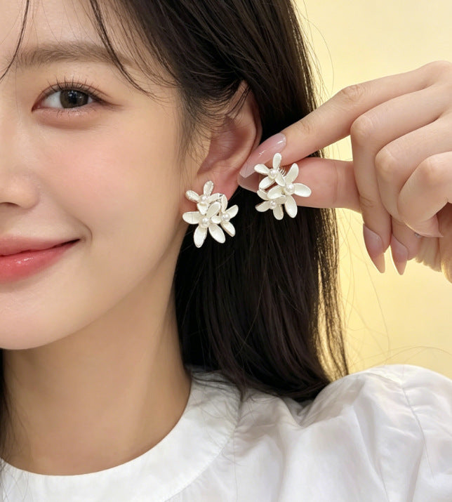 Women's Minority Design Fashionable Flower Light Luxury High-grade Temperament Earrings