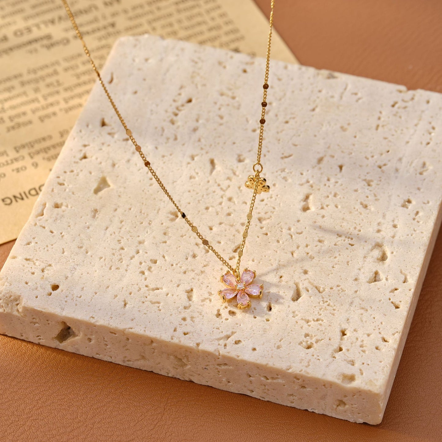 Light Luxury Minority High-grade Sweet Gentle Clavicle Chain Super Necklace