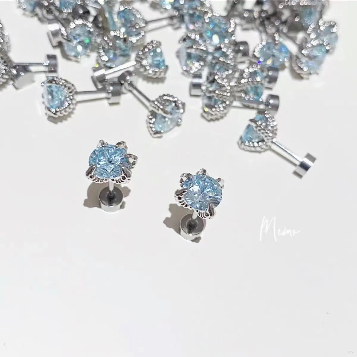 Women's Claw Scale Light Sea Blue Zircon Ear Bone Pin Rhinestone Stud Earrings