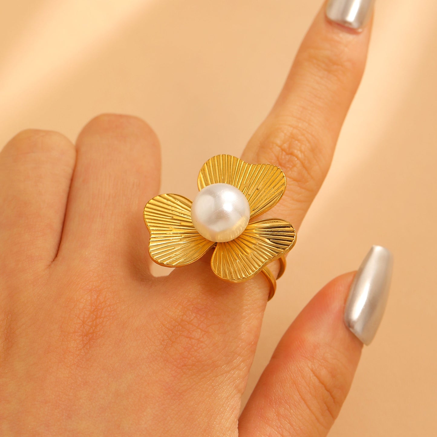 Steel Flower Leaf Female Exaggerated Personalized Hollow Ring