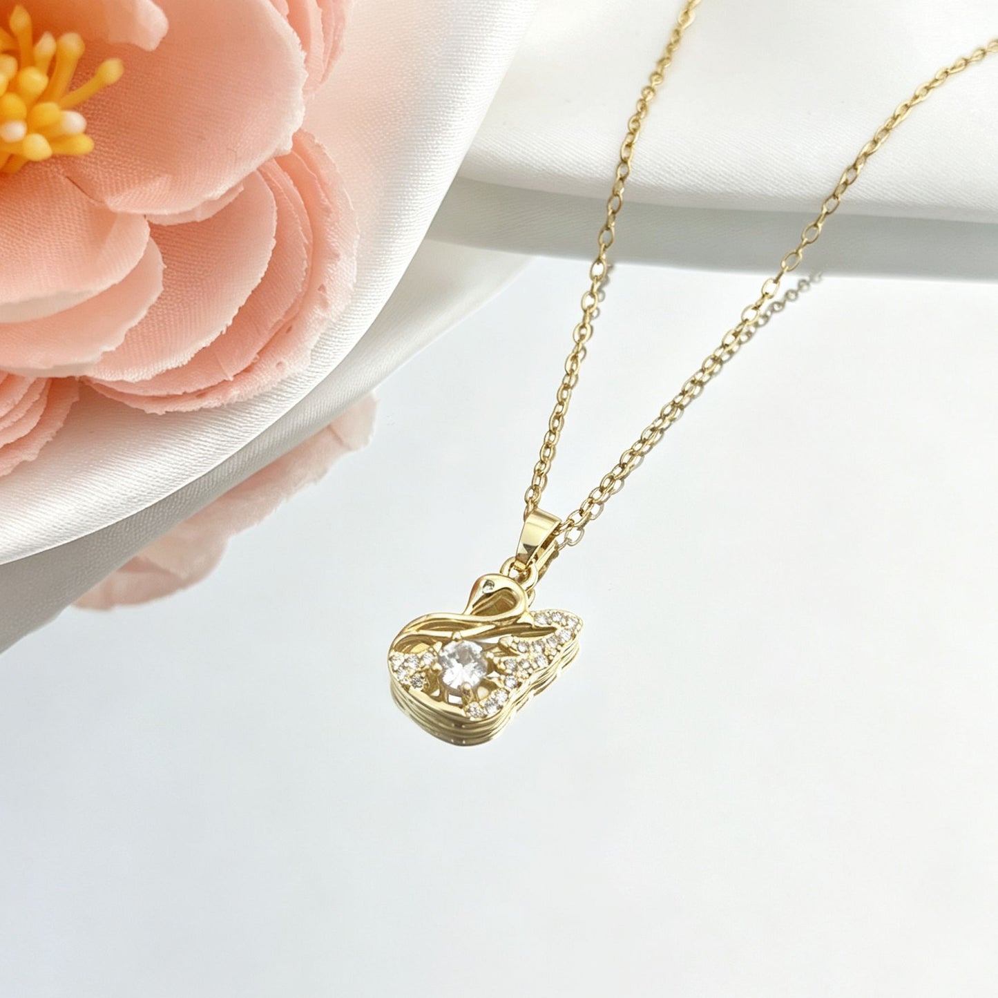 Women's Swan Light Luxury High-grade Clavicle Chain Elegant Necklace
