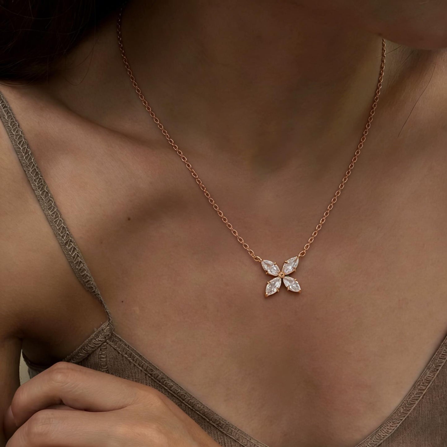 French Style Super Flash Zircon Flower Light Luxury Titanium Steel Necklace