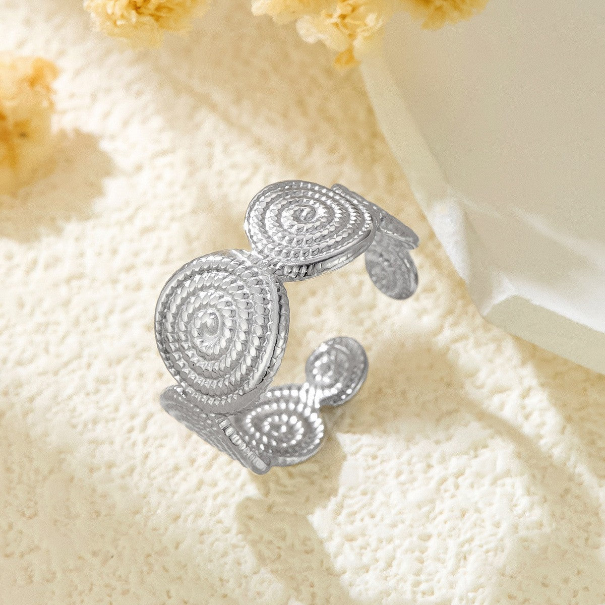 Stainless Steel Irregular Line Love Heart-shaped High-grade Ring