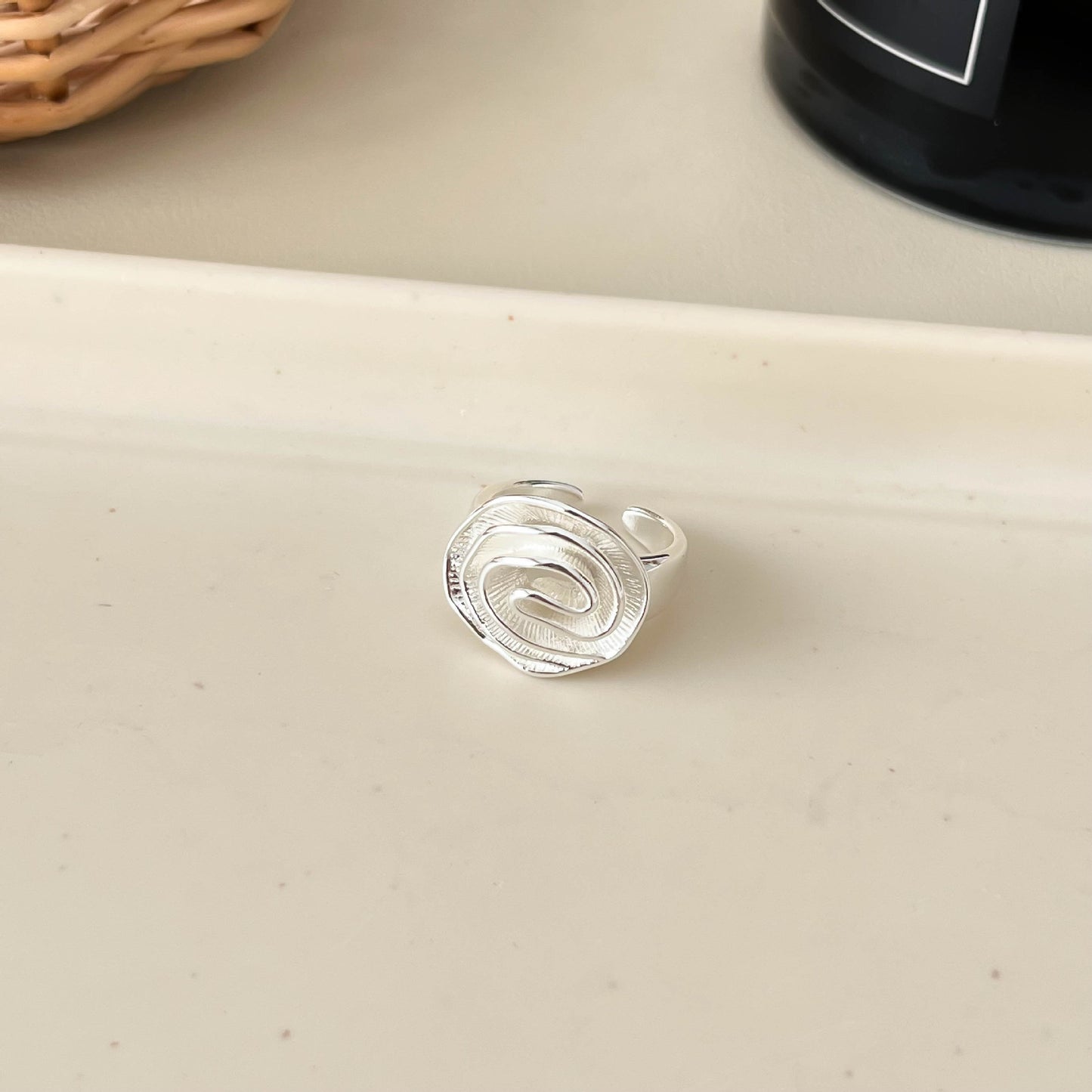 Wind Cold Irregular Geometric Flower Light Luxury High Sense Ring