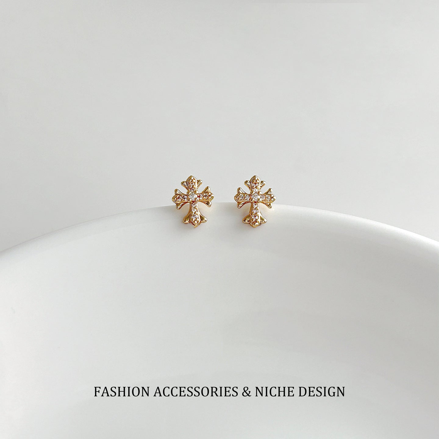 Women's Needle Micro Rhinestone Small Exquisite Ear Earrings