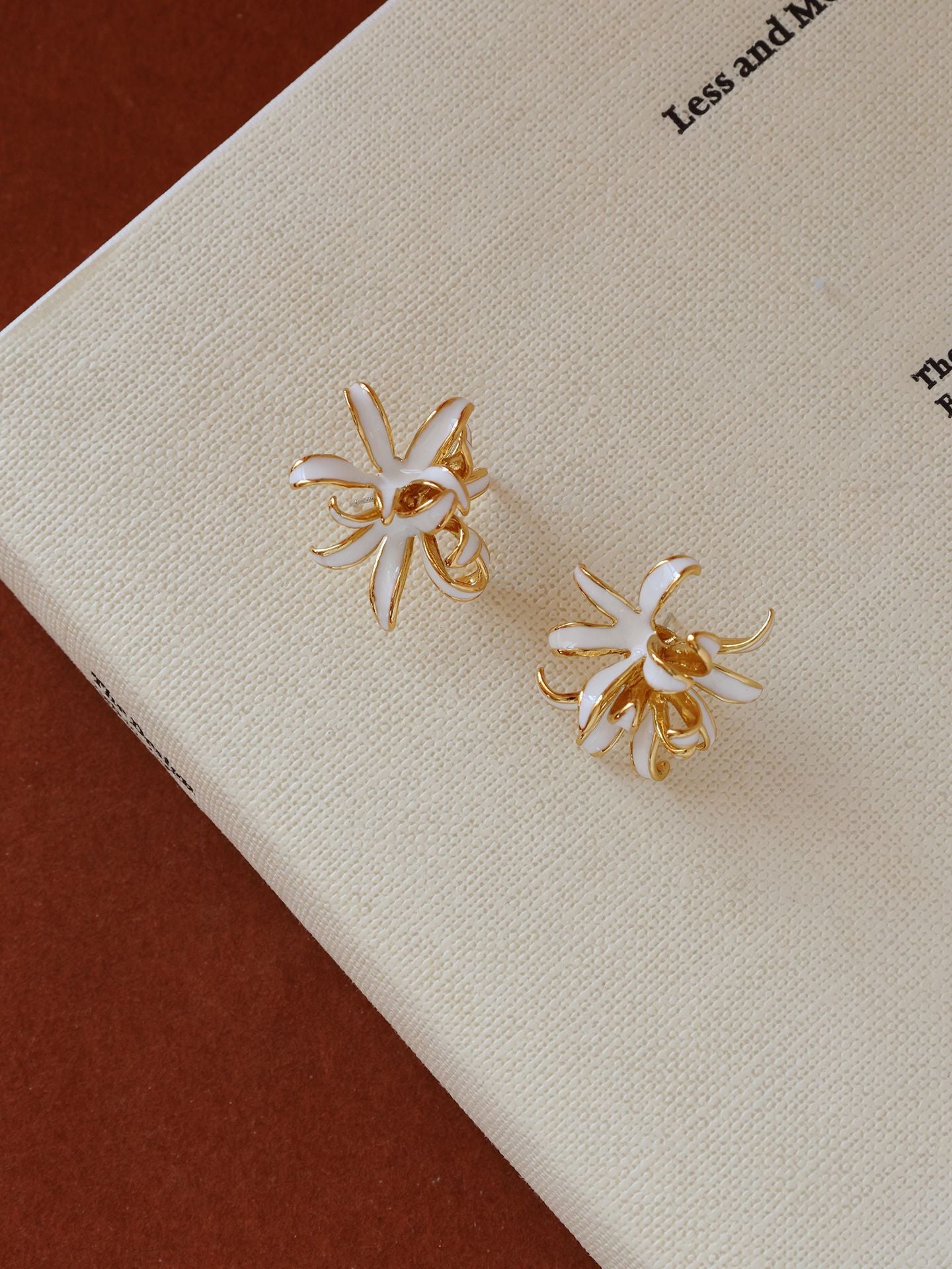 Women's Zhang Flower Stylish Enamel Light Luxury Stud Earrings