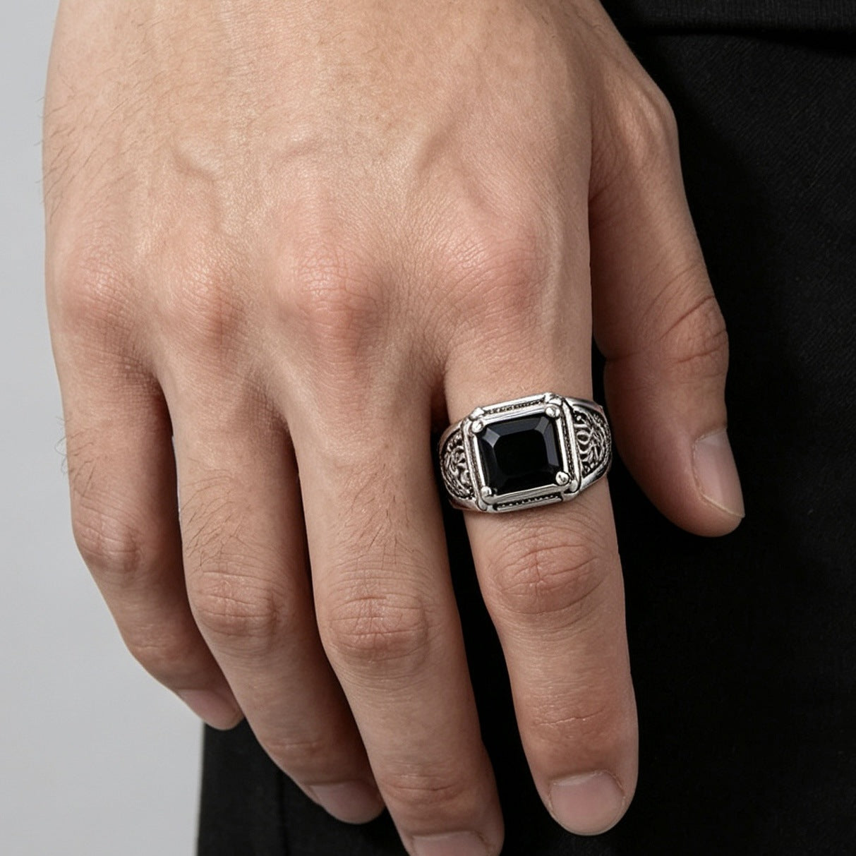 Men's Alloy Inlaid Black Gemstone Imitation Thai Sier Ring