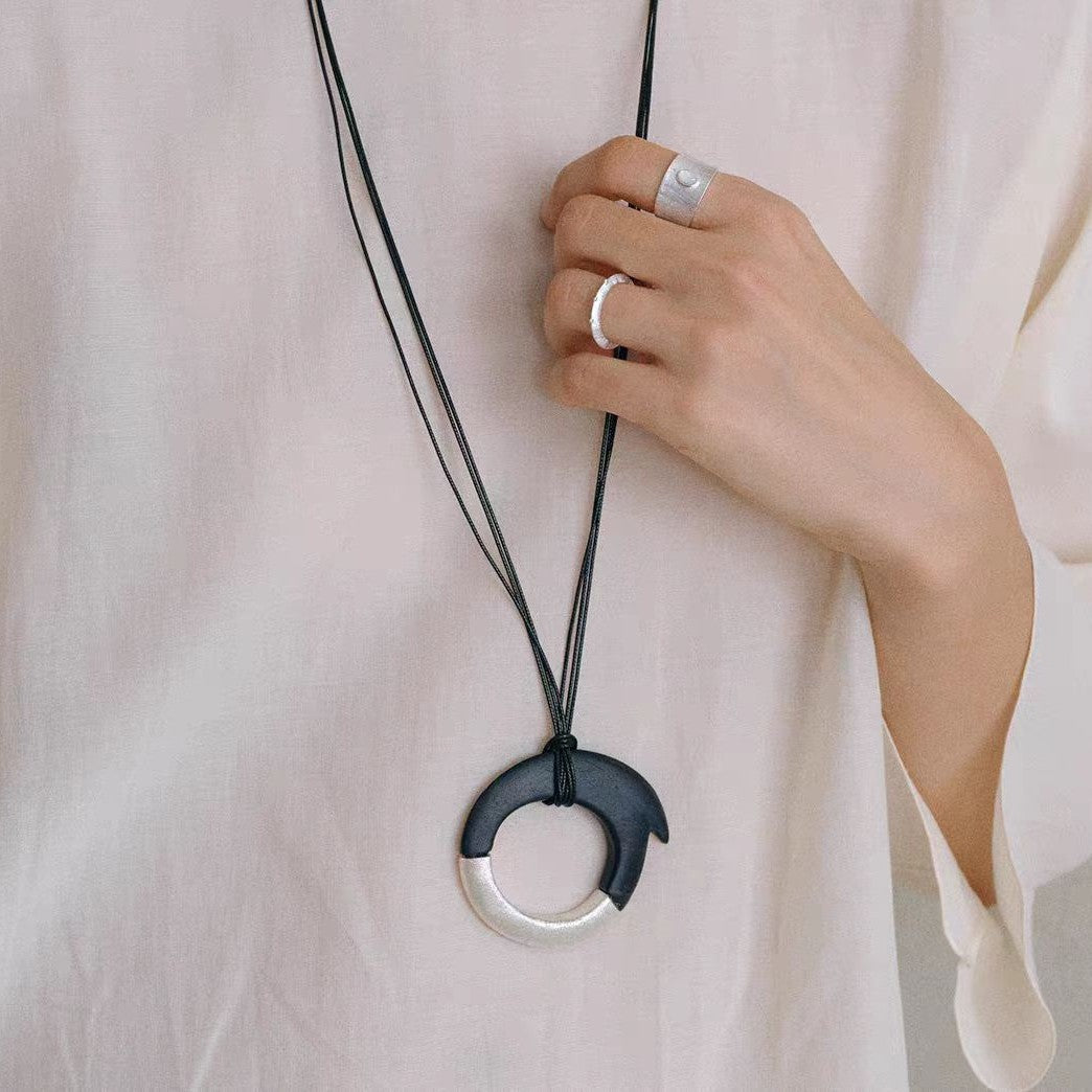 Women's Block Matte Long Simple Temperamental Retro Style Niche Design Necklace