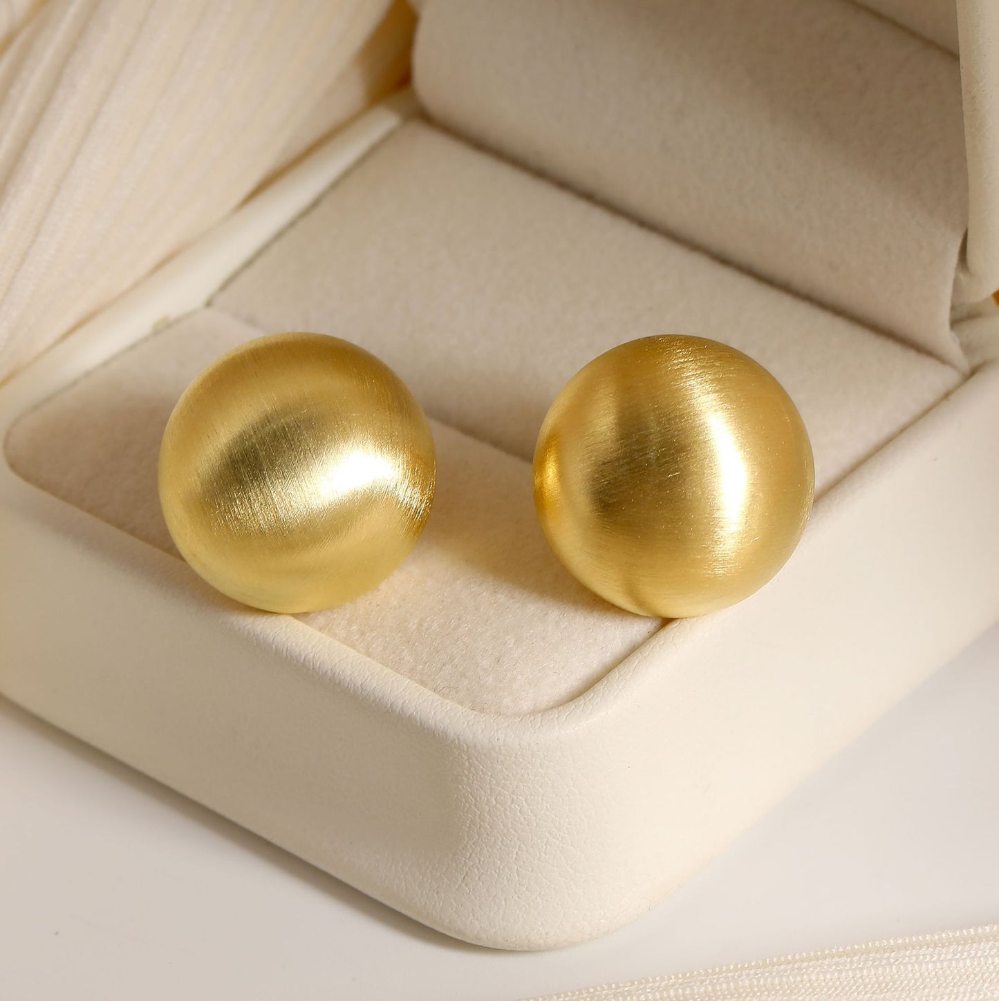 Retro Style Designer Model Brushed Ball Frosty Stylish Unique Advanced Earrings