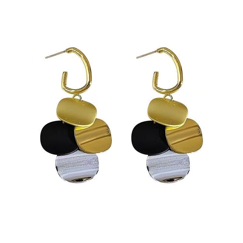 Warping Sequins Circle Ear Fashion Design Sense Earrings