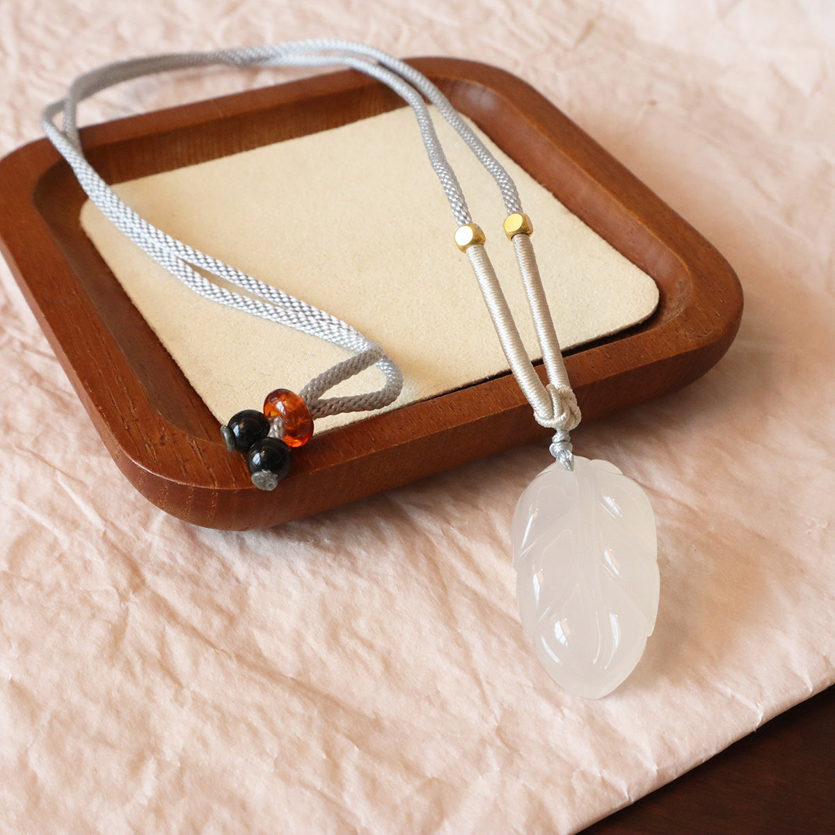 Natural Chalcedony Auspicious Cloud Jequirity Bean Butterfly Lotus Fashion Couple Necklace