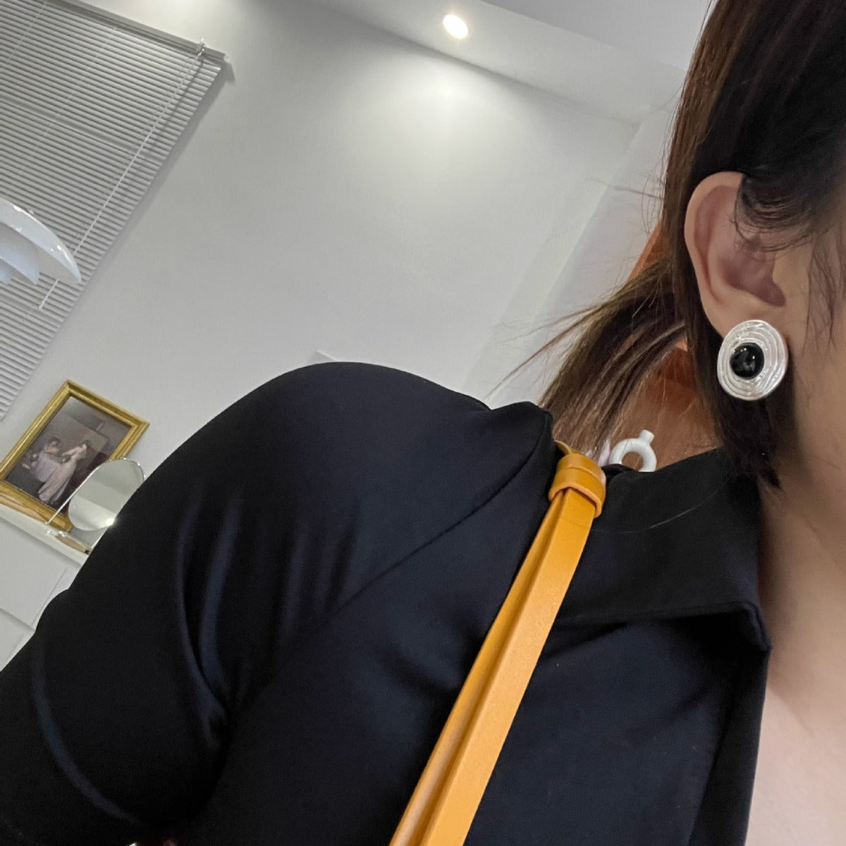 French Style Elegant High Sense Black Stud Earrings
