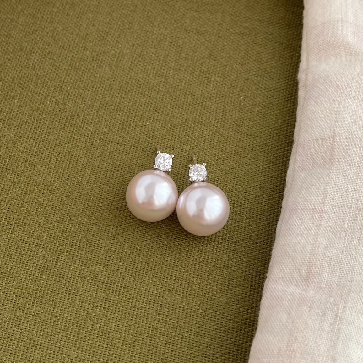 Dopamine Sweet Niche Flower Pearl Fashion Exquisite Stud Earrings
