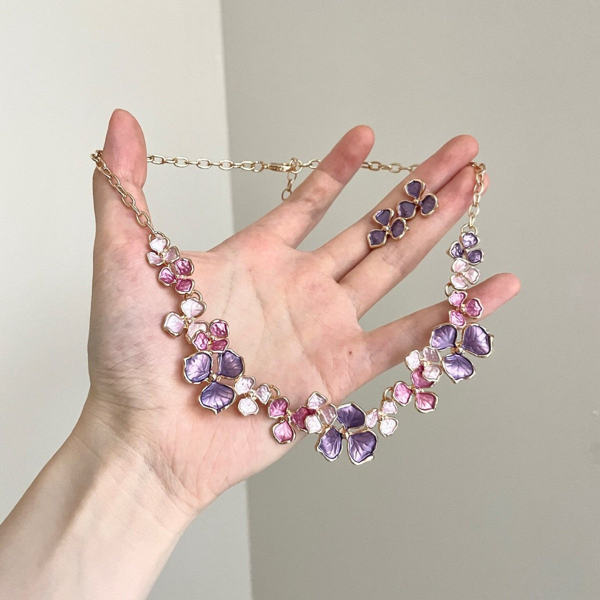 Retro Color Flower Enamel Special Interest Light Necklace