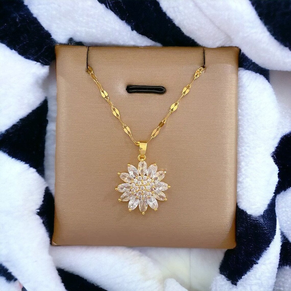 Women's Luxury Temperament Gorgeous Full Diamond Versatile Necklaces